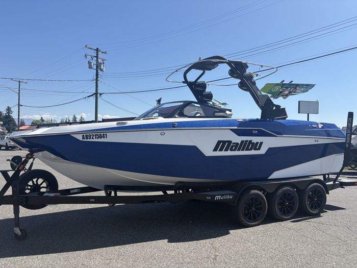 2021 Malibu M240 ...FINANCING AVAILABLE*** Photo 13 sur 16