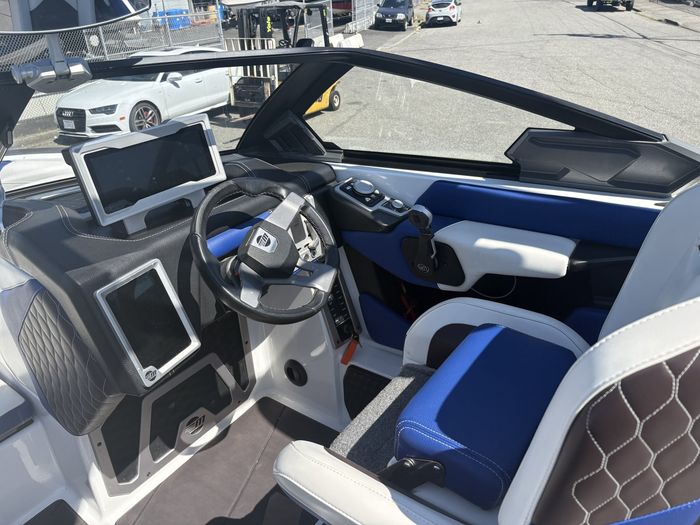 2021 Malibu M240 ...FINANCING AVAILABLE*** Photo 5 sur 16
