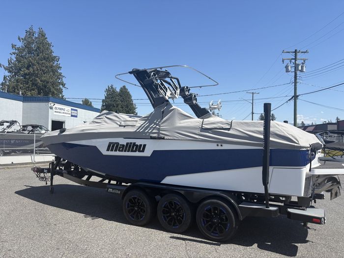 2021 Malibu M240 ...FINANCING AVAILABLE*** Photo 3 sur 16