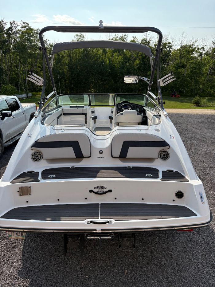 2014 Yamaha 212x Jet Boat Photo 15 of 17