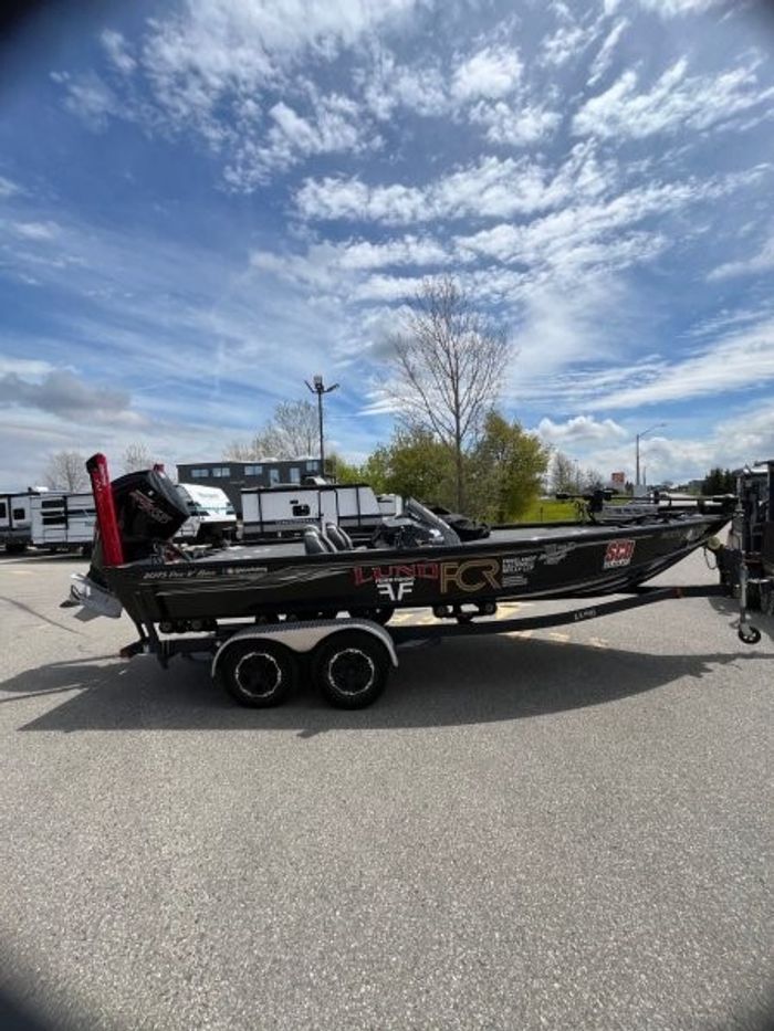 2019 LUND LUND PRO V BASS 2075 2019 Photo 4 of 8