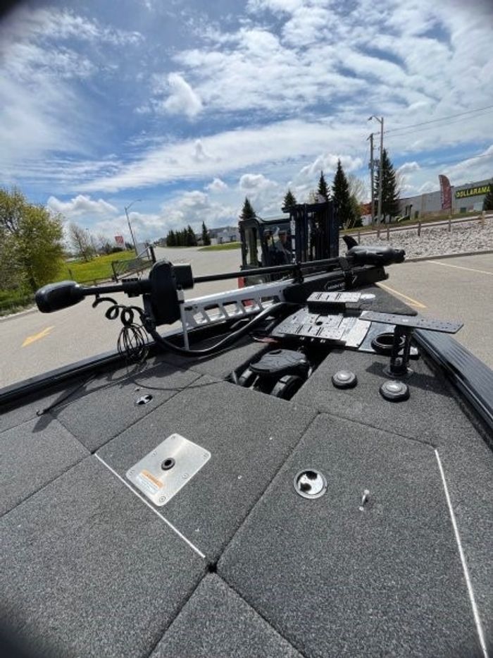 2019 LUND LUND PRO V BASS 2075 2019 Photo 6 of 8