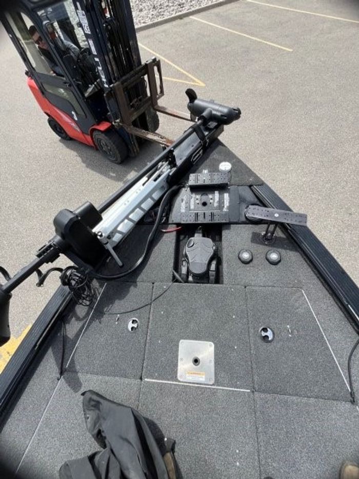 2019 LUND LUND PRO V BASS 2075 2019 Photo 7 of 8