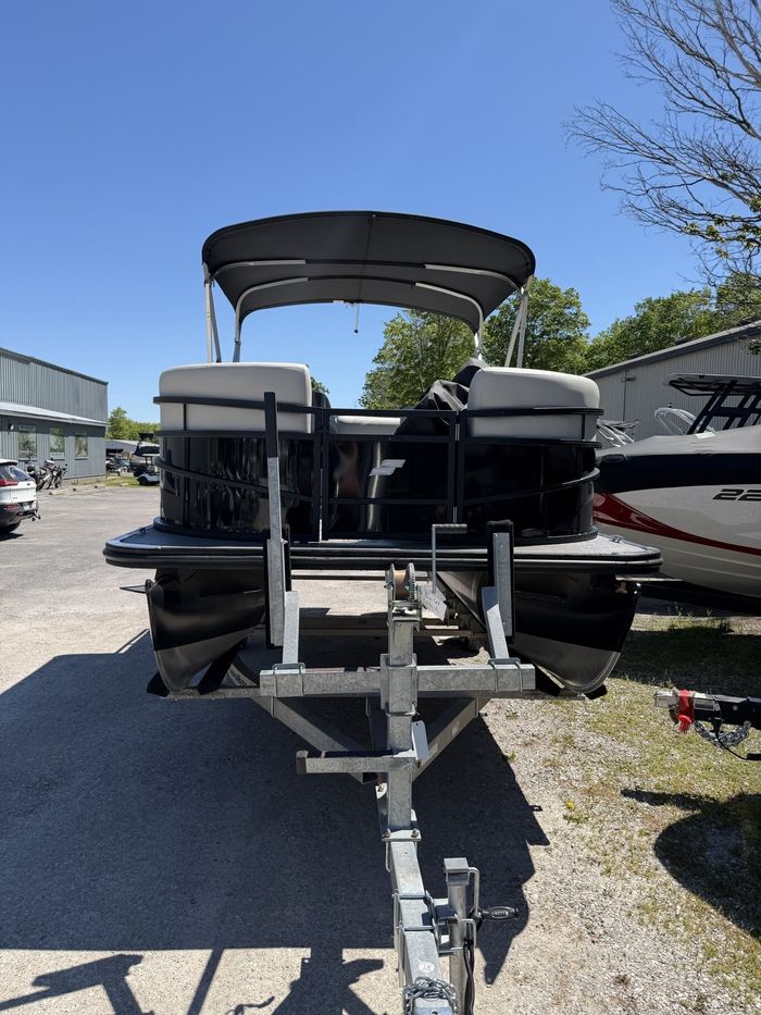 2025 Starcraft LX 20 CB WITH YAMAHA F70HP OUTBOARD Photo 3 of 9