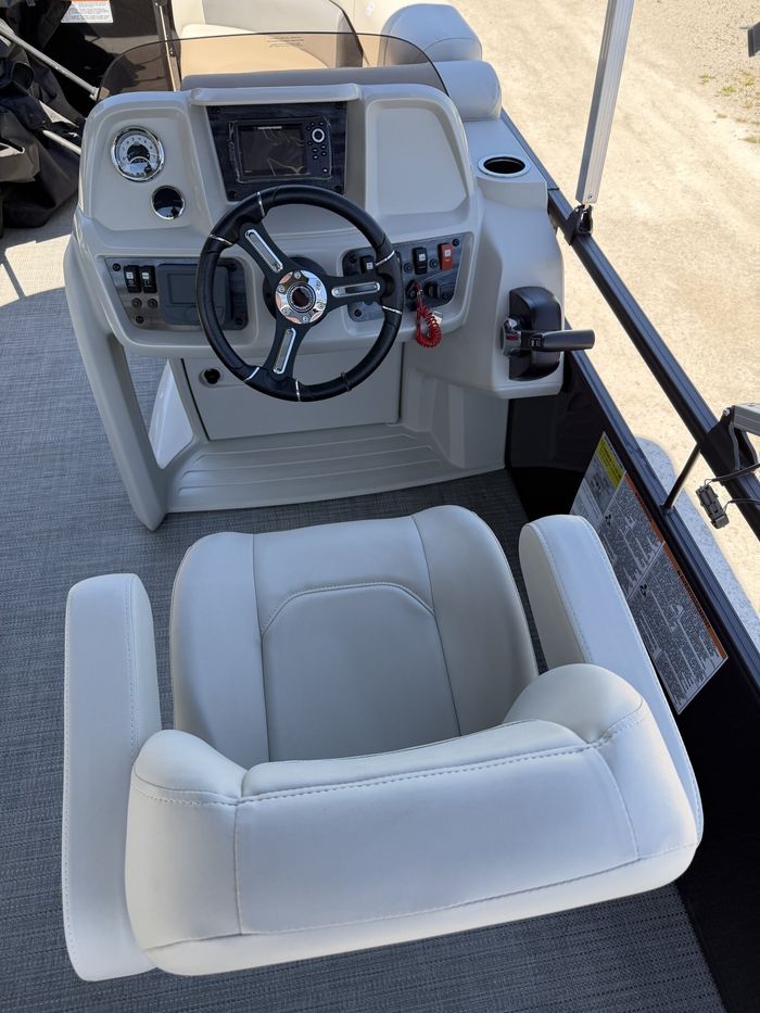 2025 Starcraft LX 20 CB WITH YAMAHA F70HP OUTBOARD Photo 6 of 9