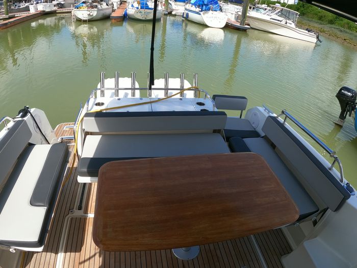 2022 Jeanneau NC 895 Sport Photo 9 of 23