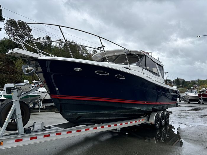 2019 Cutwater C-302 Coupe Photo 12 of 25