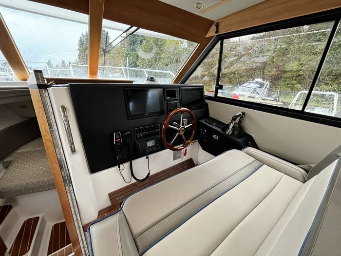 2019 Cutwater C-302 Coupe Photo 18 of 25