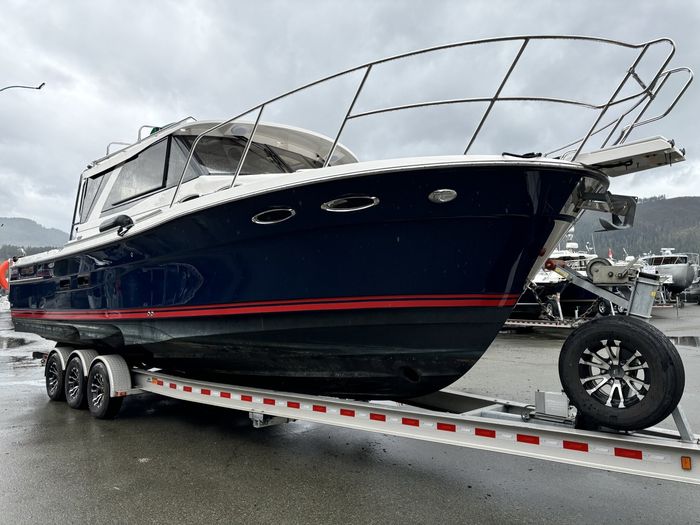 2019 Cutwater C-302 Coupe Photo 9 of 25
