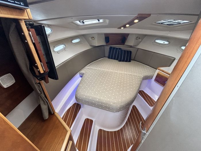 2019 Cutwater C-302 Coupe Photo 20 of 25