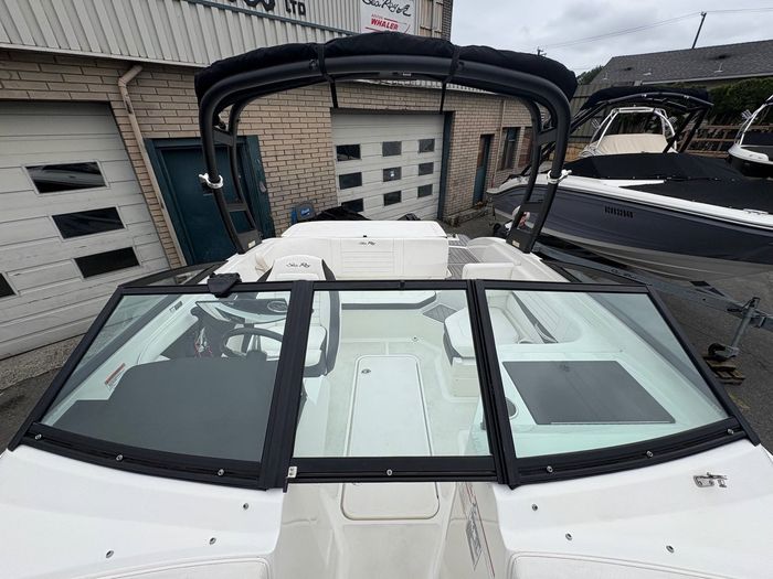 2020 Sea Ray SPX 190 Photo 13 of 17