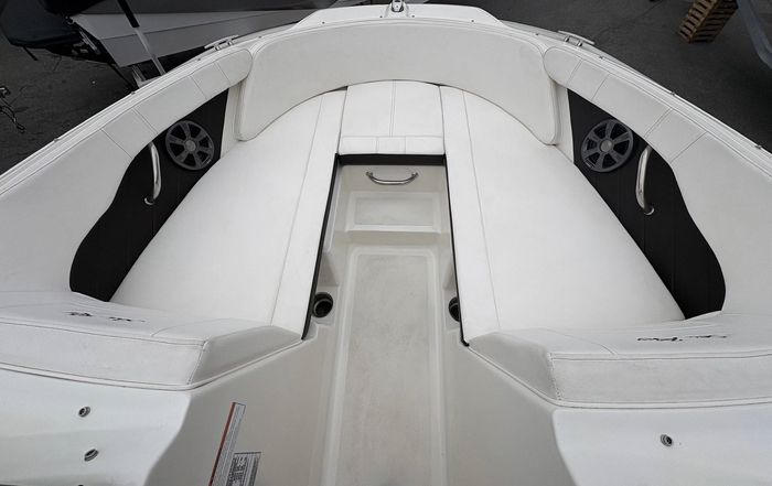 2020 Sea Ray SPX 190 Photo 11 of 17
