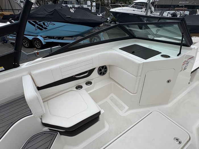 2020 Sea Ray SPX 190 Photo 14 of 17