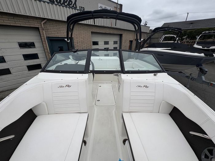 2020 Sea Ray SPX 190 Photo 12 of 17