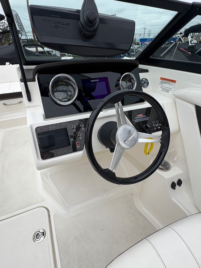 2020 Sea Ray SPX 190 Photo 16 of 17