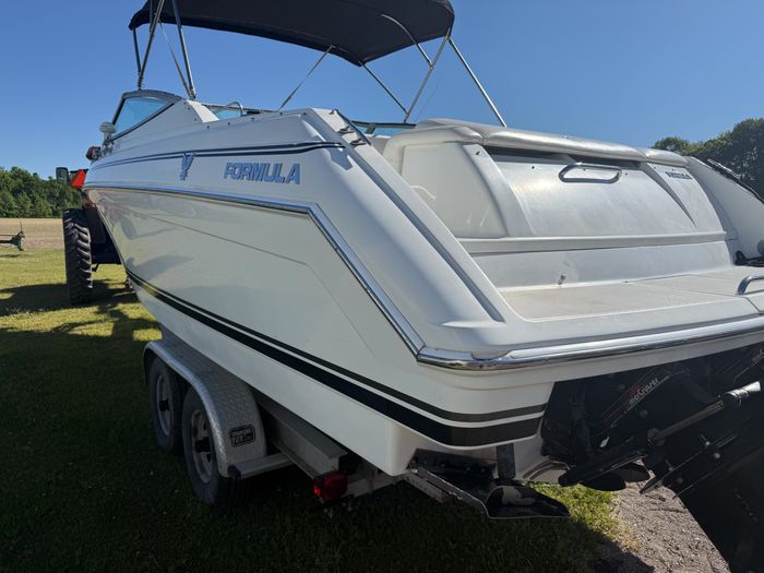 1996 Formula 280 Ss Photo 2 of 27