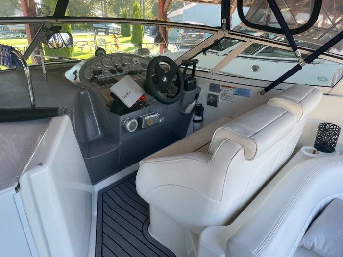 2006 Cruisers Yachts 2860 Cxi Photo 8 of 12