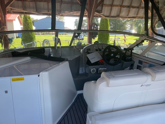 2006 Cruisers Yachts 2860 Cxi Photo 7 of 12