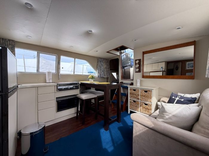 1984 Chris-Craft Catalina 350 Photo 8 sur 20