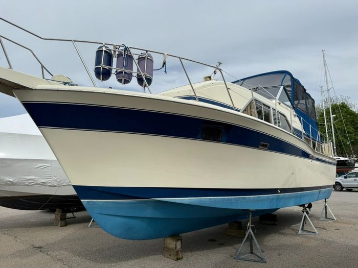 1984 Chris-Craft Catalina 350 Photo 4 sur 20