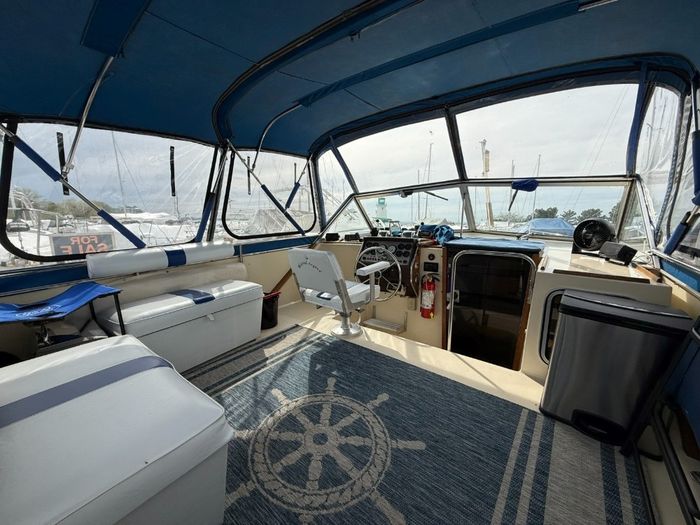 1984 Chris-Craft Catalina 350 Photo 10 sur 20