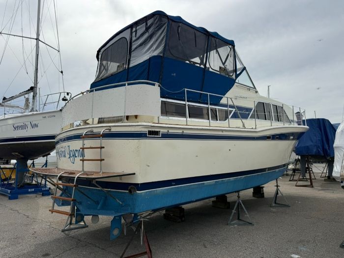1984 Chris-Craft Catalina 350 Photo 1 sur 20
