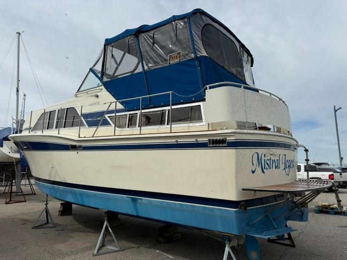 1984 Chris-Craft Catalina 350 Photo 2 sur 20