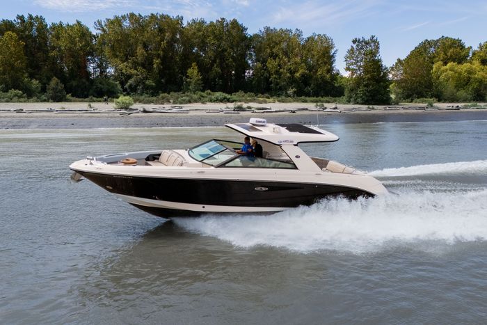 2023 Sea Ray SLX 400 Photo 3 of 53