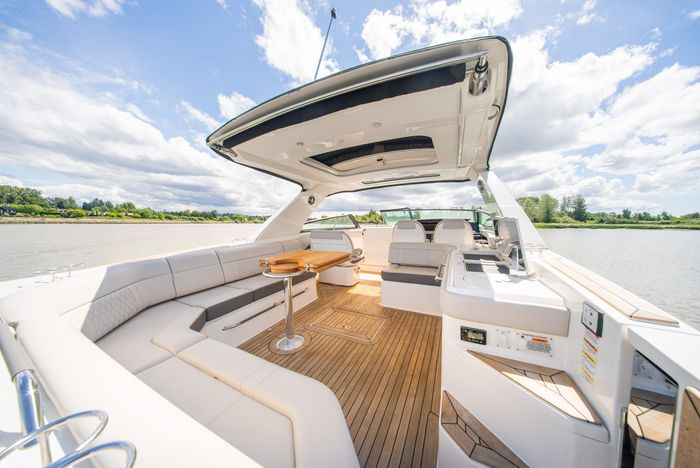 2023 Sea Ray SLX 400 Photo 15 of 53