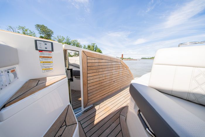 2023 Sea Ray SLX 400 Photo 16 of 53