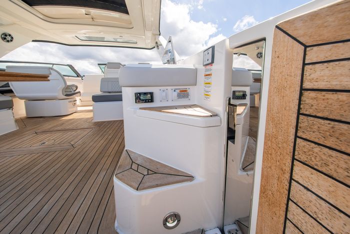 2023 Sea Ray SLX 400 Photo 18 of 53