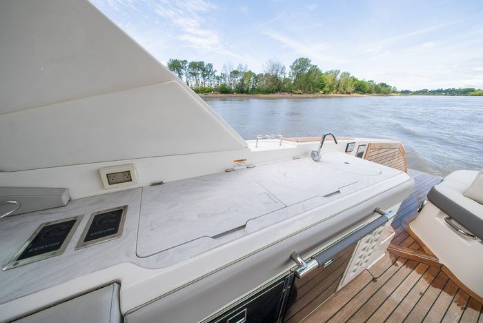 2023 Sea Ray SLX 400 Photo 19 of 53