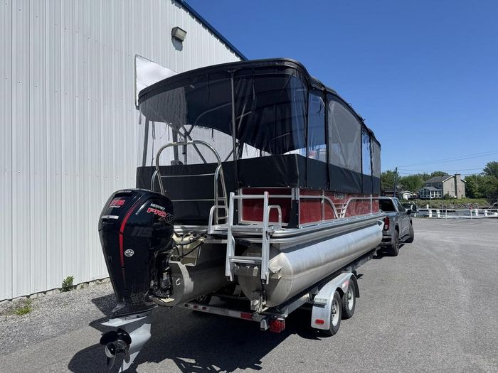 2019 Lowe SF212 Photo 3 of 7