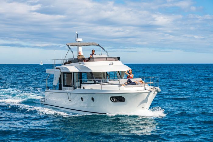 2027 Beneteau Swift Trawler 41 Fly Photo 9 of 42