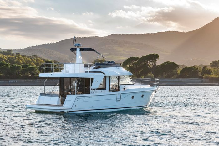 2027 Beneteau Swift Trawler 41 Fly Photo 10 of 42