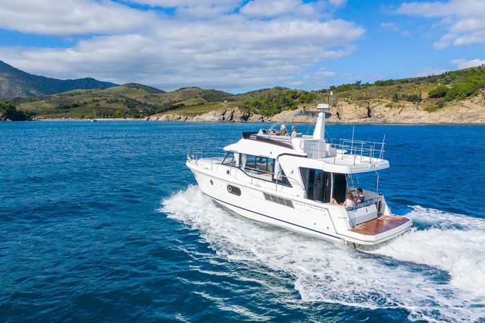 2027 Beneteau Swift Trawler 41 Fly Photo 4 of 42
