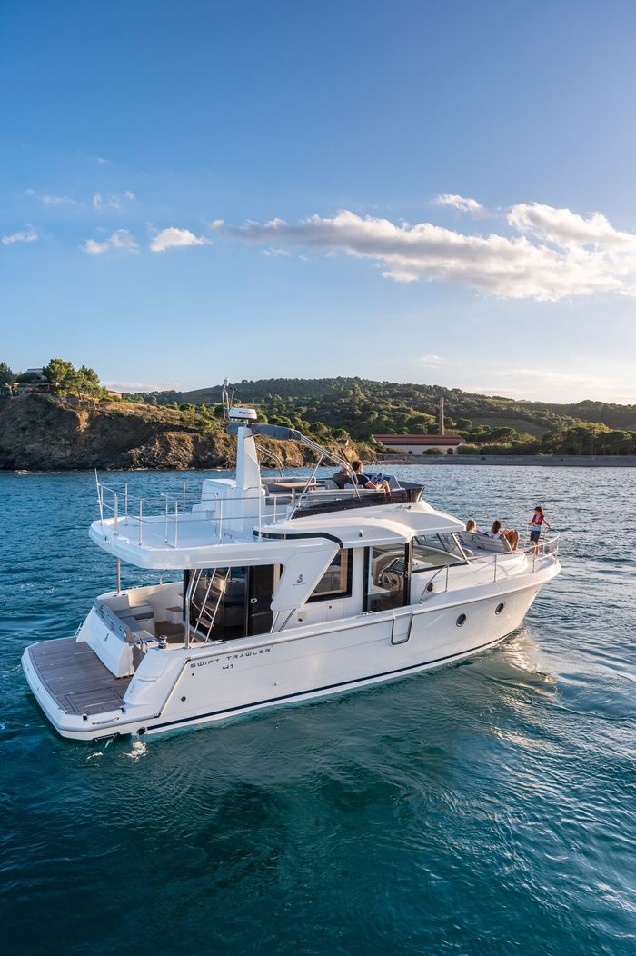 2027 Beneteau Swift Trawler 41 Fly Photo 12 of 42