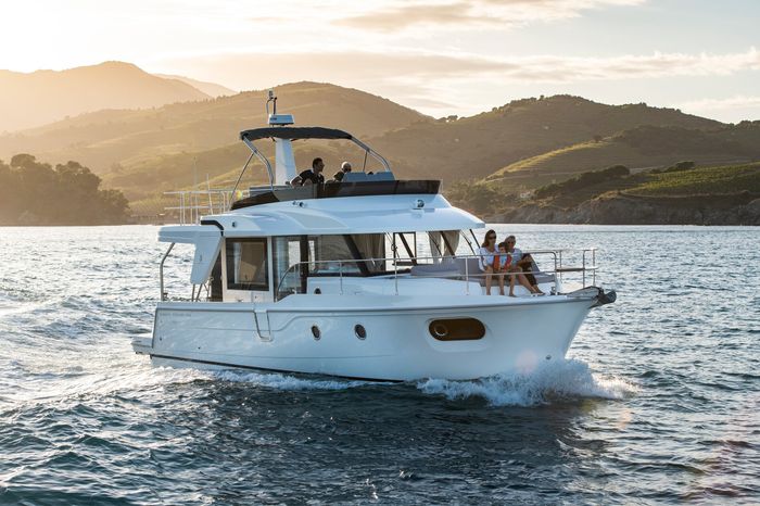 2027 Beneteau Swift Trawler 41 Fly Photo 7 of 42