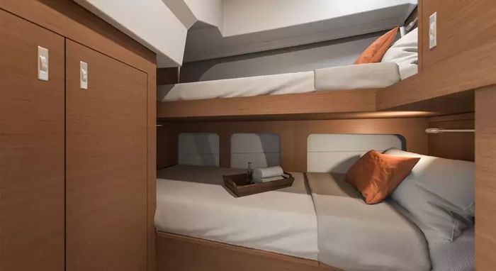 2027 Beneteau Swift Trawler 37 Fly Photo 10 of 15