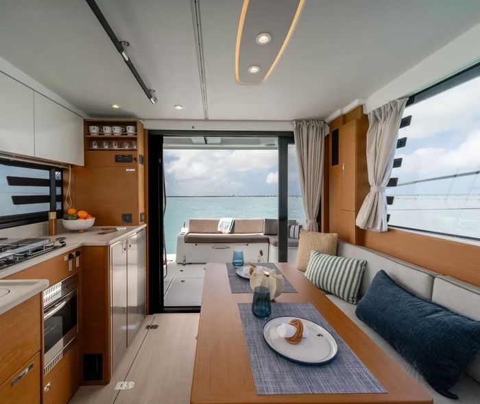 2027 Beneteau Swift Trawler 37 Fly Photo 8 of 15