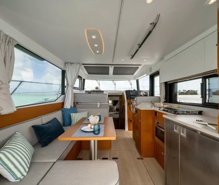 2027 Beneteau Swift Trawler 37 Fly Photo 5 of 15