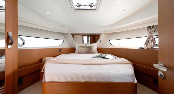 2027 Beneteau Swift Trawler 37 Fly Photo 9 of 15