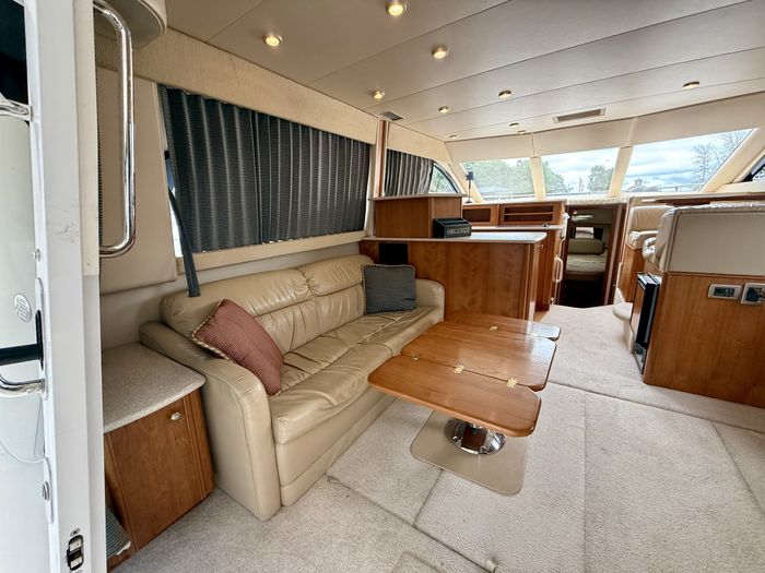 2005 Meridian 381 Photo 21 of 47