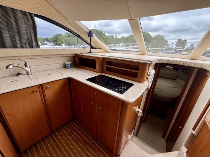 2005 Meridian 381 Photo 30 of 47