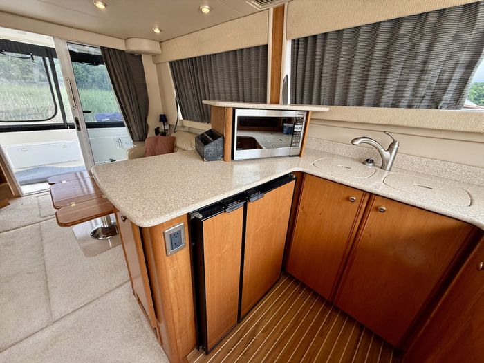 2005 Meridian 381 Photo 31 of 47