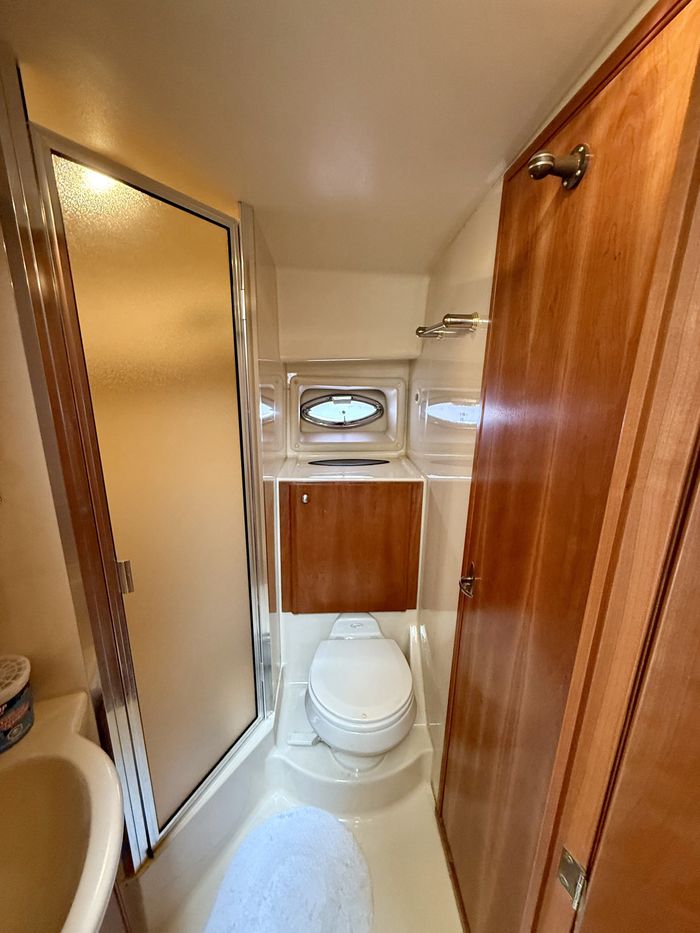 2005 Meridian 381 Photo 41 of 47