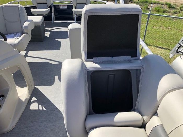 2022 Sunchaser Vista 22 Fish | Fish. Relax. Repeat | $265 BW Photo 11 of 13