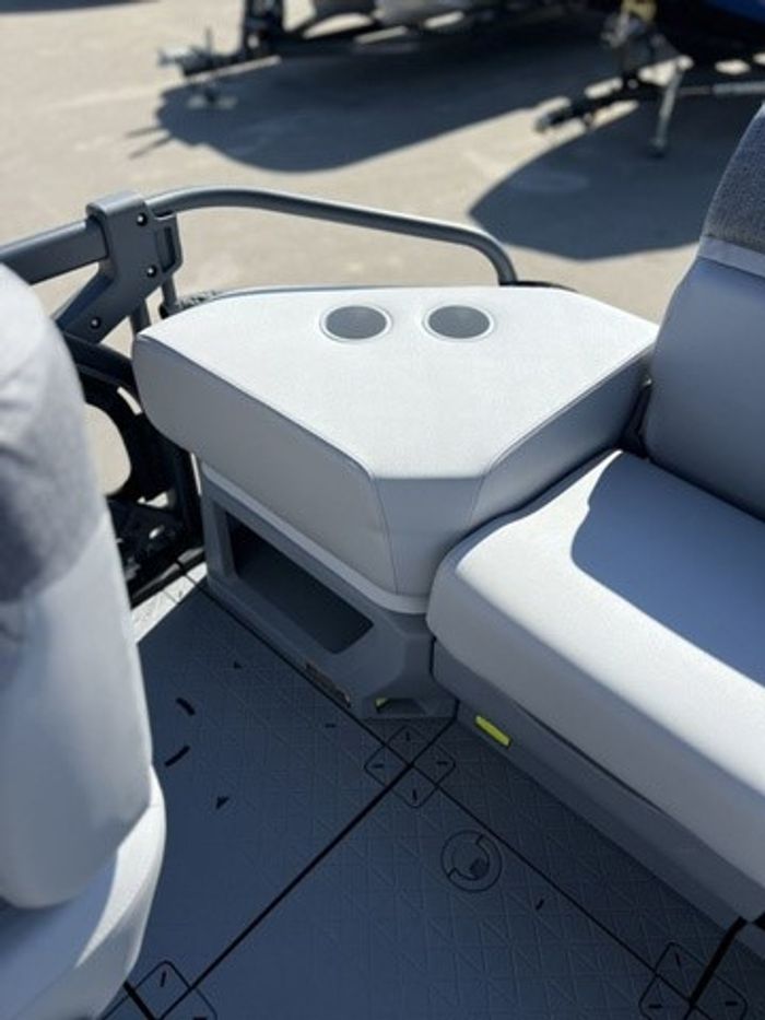 2025 Sea-Doo Switch Sport 18 - 230 HP | Full Of Excitement & Co Photo 17 of 22
