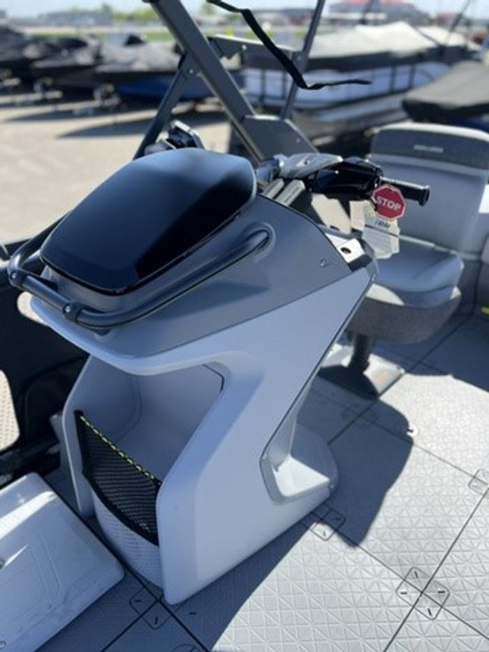 2025 Sea-Doo Switch Sport 18 - 230 HP | Full Of Excitement & Co Photo 13 of 22