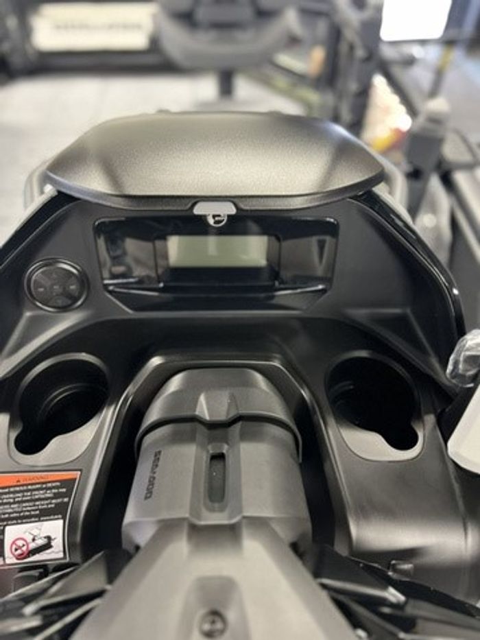 2025 Sea-Doo Switch Fish 18 - 170 HP | Best Of Both Water World Photo 33 of 41